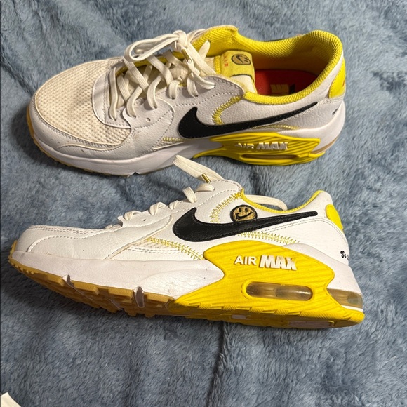 Nike Kids Sneakers White and Yellow - Picture 1 of 1